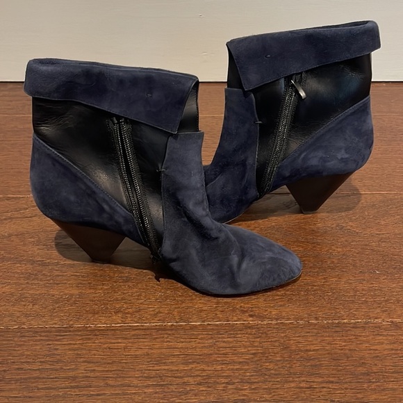 Veronica Beard Women’s Blue Suede and Black Leather Booties Size 39/9 - Picture 7 of 10